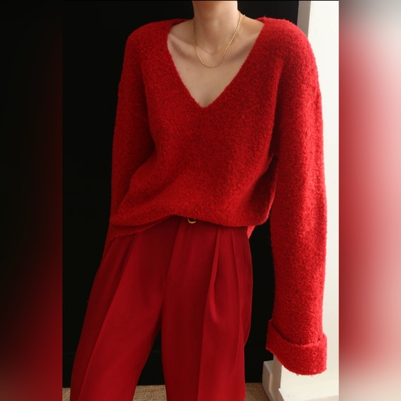 Commense Knit Solid V-neck Long Sleeve Sweater Size Medium - Picture 2 of 3